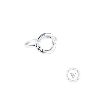 Stříbrný prsten s kolečkem