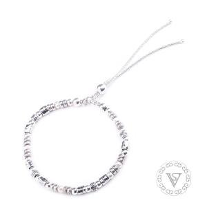 Stříbrný náramek s perličkami