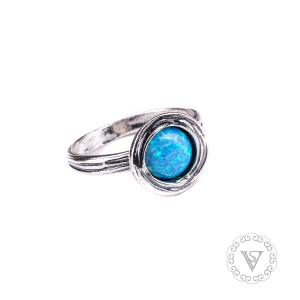 Stříbrný prsten s opálem