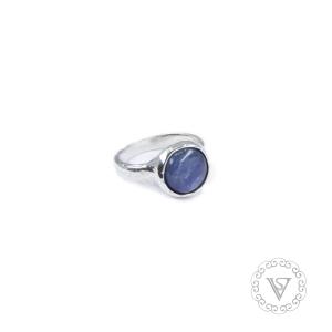 Stříbrný prsten s kyanitem