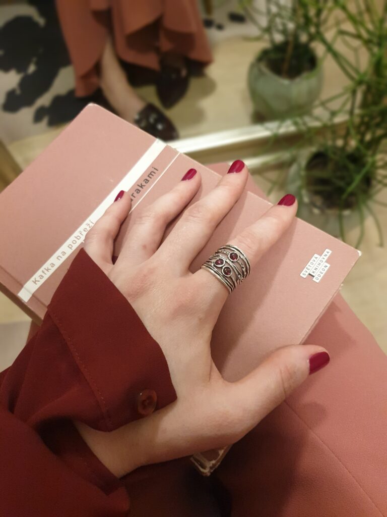 Stříbrný prsten s granáty - Obrázek 2