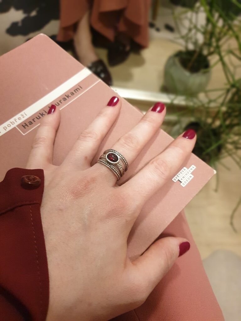 Stříbrný prsten s granátem - Obrázek 2